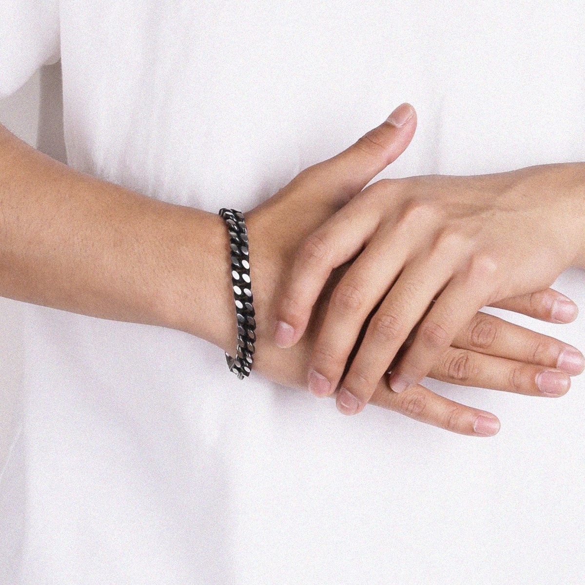 8MM Glassy Finish Stainless Steel Chain Bracelet for Men – Premium 316L Steel, High Polish & Water-Resistant