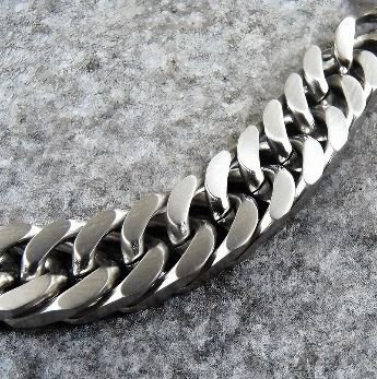 Bold Cuban Chain for Men - Image 3